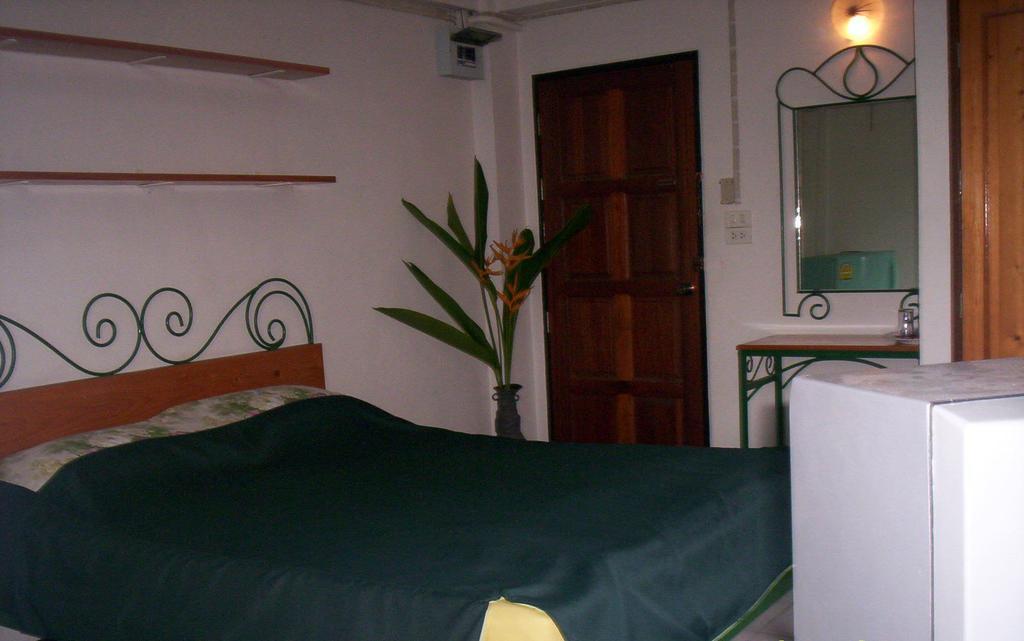 Baankhunmae Apartment Bangkok Rum bild
